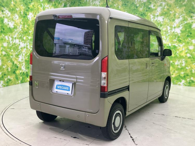 N-VAN+スタイル ファン 4WD