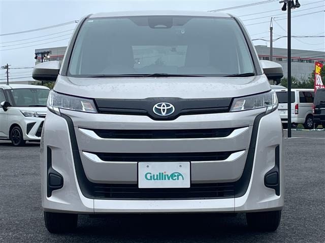 ノア1.8 ハイブリッド G E-Four 4WD
