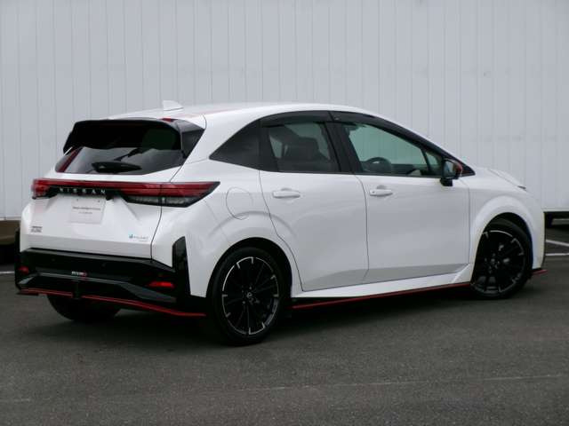 ノートオーラ1.2 NISMO チューンド e-POWER 4WD