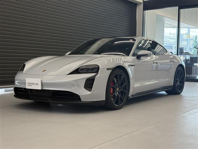 タイカンGTS 4+1シート 4WD