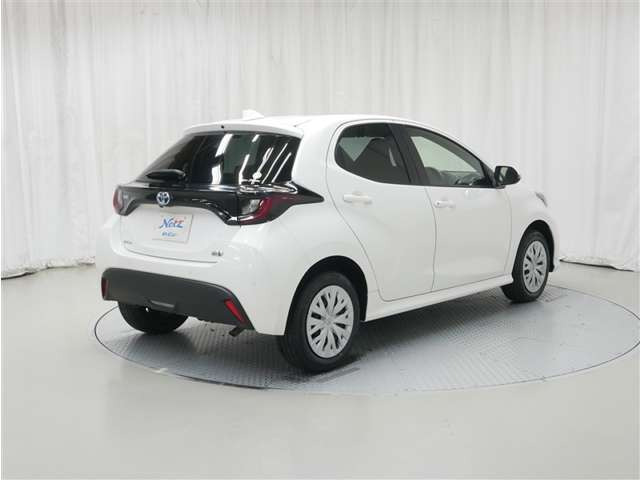 ヤリス1.5 ハイブリッド X E-Four 4WD