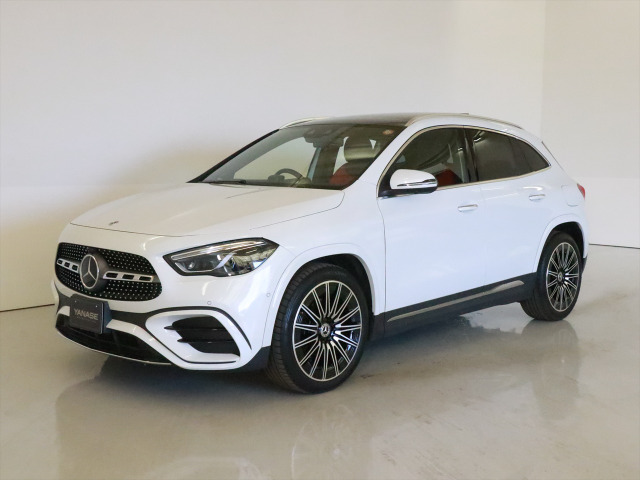 GLAクラスGLA200d 4マチック AMGラインパッケージ 4WD