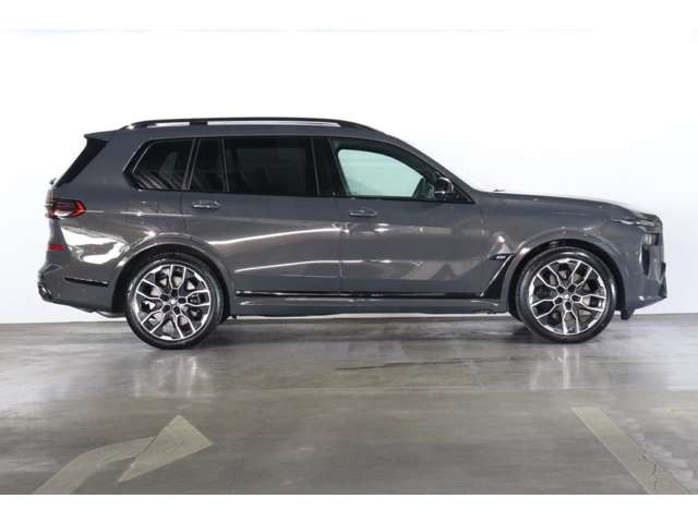 X7M60i xドライブ 4WD