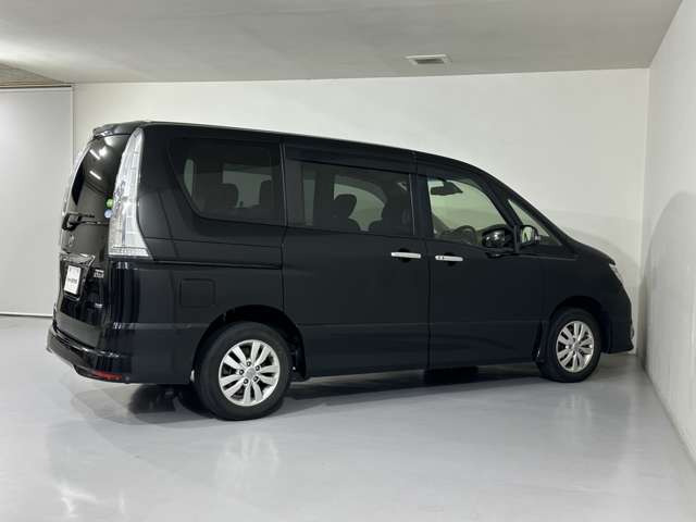 セレナ2.0 ハイウェイスター Vセレクション+Safety II 4WD