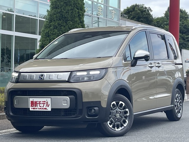 フリード1.5 e:HEV クロスター 4WD
