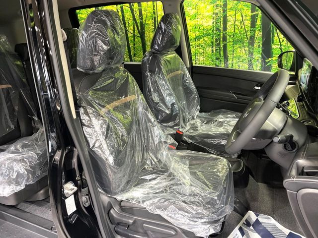 もちろん車内はキレイです♪よりクリーンな状態をキープしたいお客様には『ナノゾーンコート』がおすすめ!新型コロナウイルス対策や、除菌・消臭に効果を発揮し多くの方にご好評いただいております。