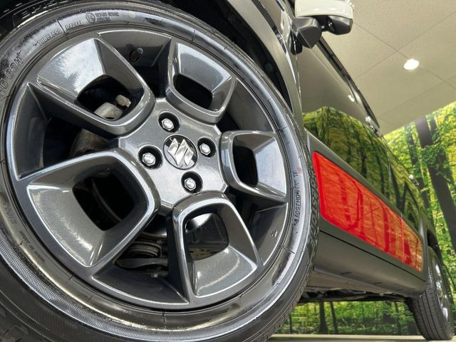 �y����16�C���`�A���~�z�C�[���z�O�ςɃ}�b�`���������A���~�z�C�[���𑕒����Ă���܂��B�e��ЊO�A���~�z�C�[����A�X�^�b�h���X�^�C�����戵�����Ă���܂��B���񂲑��k����������