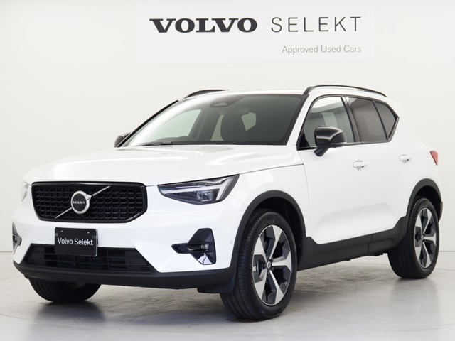 XC40ウルトラ B4 AWD ダークエディション 4WD
