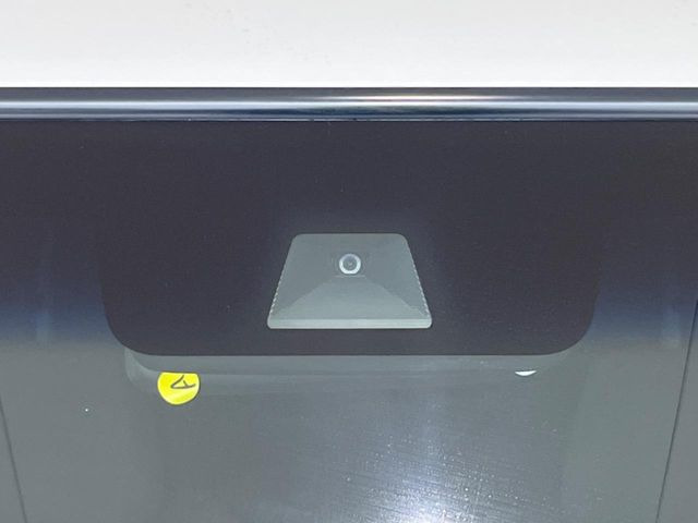 【ホンダセンシング】走行中に前方の車両等を認識し、衝突しそうな時は警報とブレーキで衝突回避と被害軽減をアシスト。より安全にドライブをお楽しみいただけます。