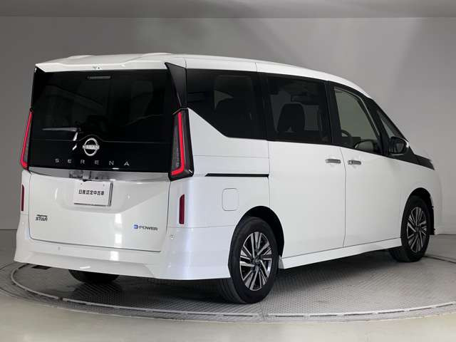セレナ1.4 e-POWER ハイウェイスターV