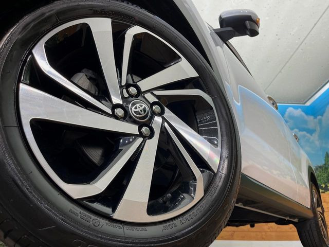 �y�����A���~�z�C�[���z�O�ςɃ}�b�`���������A���~�z�C�[���𑕒����Ă���܂��B�e��ЊO�A���~�z�C�[����A�X�^�b�h���X�^�C�����戵�����Ă���܂��B���񂲑��k����������