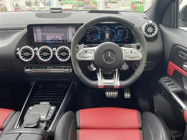 GLAクラスAMG GLA35 4マチック 4WD