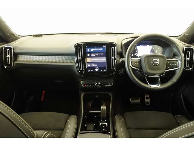 XC40B4 AWD Rデザイン 4WD