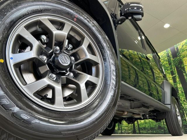 �y�����C���`�A���~�z�C�[���z�O�ςɃ}�b�`���������A���~�z�C�[���𑕒����Ă���܂��B�e��ЊO�A���~�z�C�[����A�X�^�b�h���X�^�C�����戵�����Ă���܂��B���񂲑��k����������