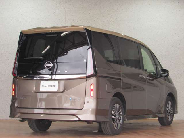セレナ1.4 e-4ORCE ハイウェイスターV 4WD