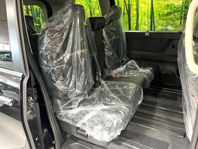 高品質なオリジナルフロアマットもオプションにてご用意しております。お好きなデザインやカラーをお車に合わせて選んでいただくことができます♪