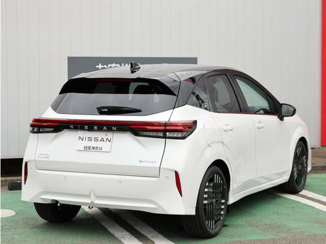 ノートオーラ1.2 G レザーエディション
