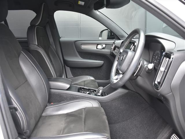 XC40T4 AWD Rデザイン 4WD
