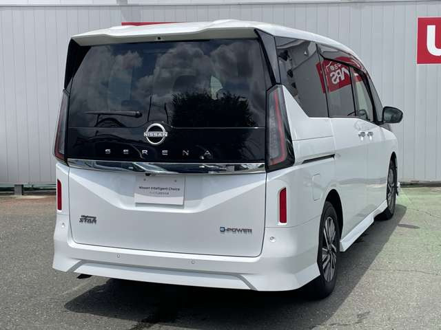 セレナ1.4 e-POWER ハイウェイスターV