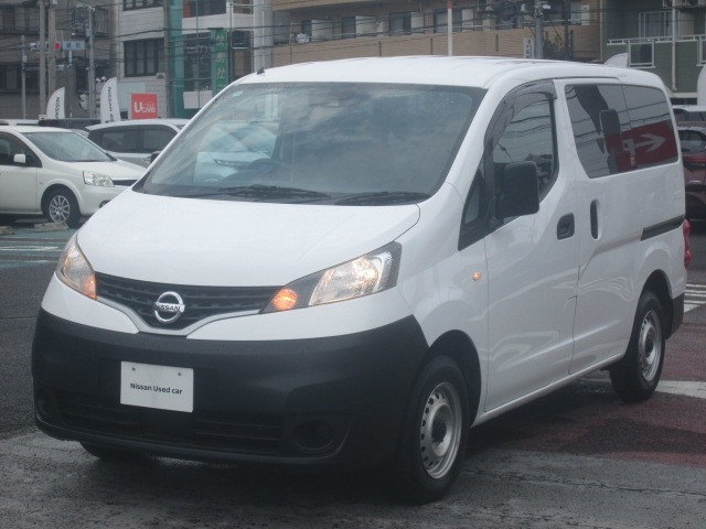 NV200バネットバン1.6 DX