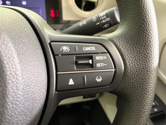 【アダプティブクルーズコントロール】高速道路での長距離走行が楽に!!自動で速度を保つクルーズコントロールが、衝突軽減システムと連携し、前方の車両を感知して車間を保つように速度調節してくれます!!