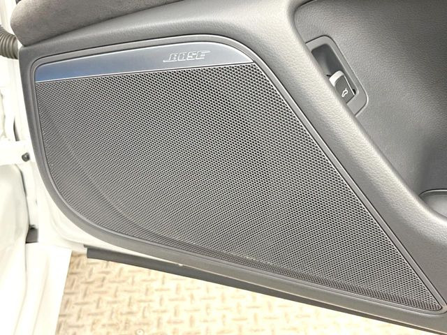 ��BOSE�T���E���h�V�X�e��:���f�����ɍœK�Ȓ������{���ꂽ�A�l�C�̃T�E���h�V�X�e���ł��B�ʏ�̃X�s�[�J�[�Ɣ�r���Ă����̍L���肪�������܂��B���񂲗��X�̏ゲ�̊����������B