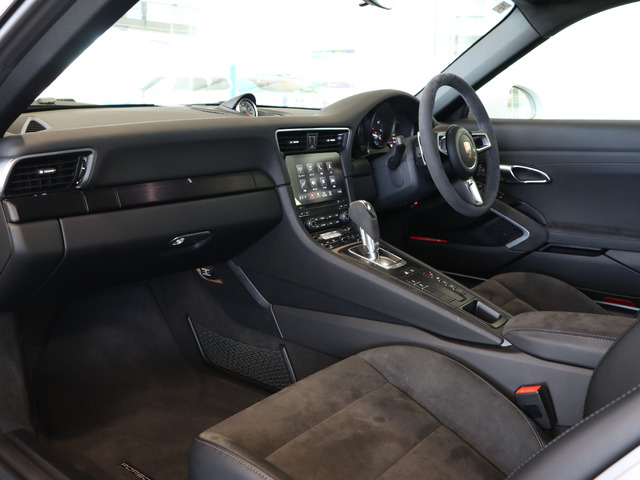 911カレラ GTS PDK