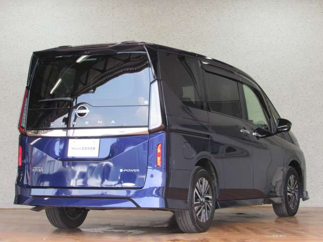 セレナ1.4 e-POWER ハイウェイスターV