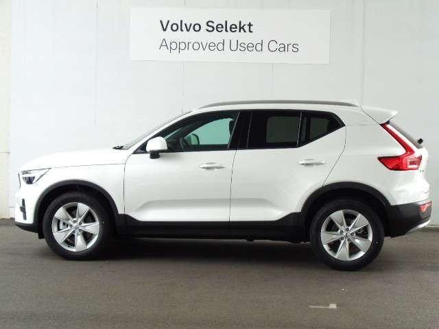 XC40エッセンシャル B3 セレクション