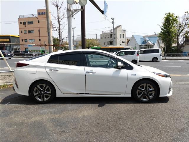 �ԗ��̉E���ʑS�̂�^�����瑨�����O�ϑS�i�ł��B�O��̃h�A�p�l����T�C�h�V�����ӁA�e�K���X���[����A���~�z�C�[���̌��݂̃R���f�B�V�������摜��育�m�F���������B
