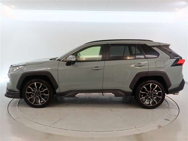 RAV42.0 アドベンチャー 4WD