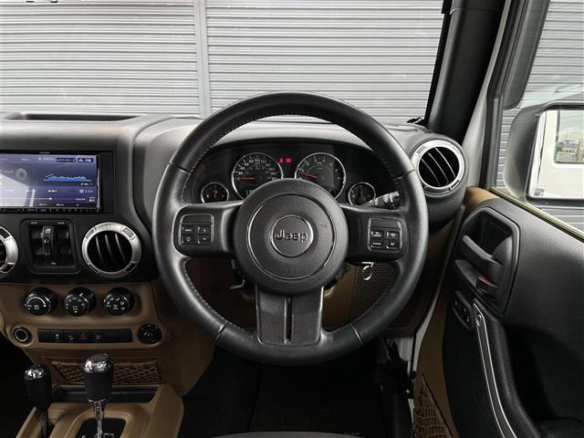 ラングラーアンリミテッド サハラ 4WD