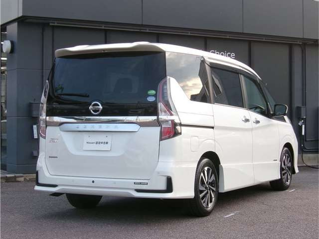セレナ2.0 ハイウェイスターV