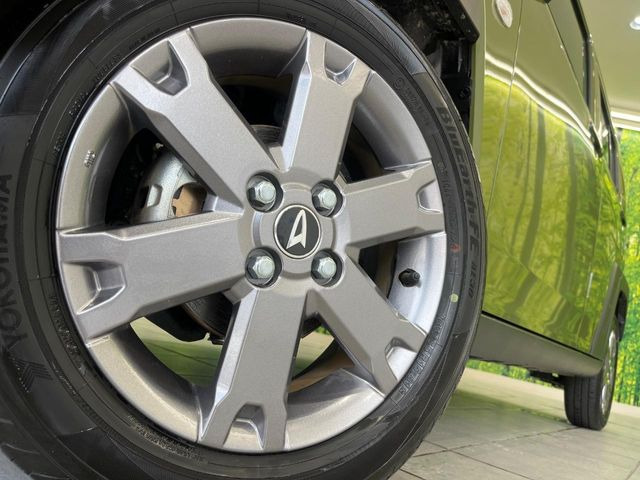 �y����15�C���`�A���~�z�C�[���z�O�ςɃ}�b�`���������A���~�z�C�[���𑕒����Ă���܂��B�e��ЊO�A���~�z�C�[����A�X�^�b�h���X�^�C�����戵�����Ă���܂��B���񂲑��k����������
