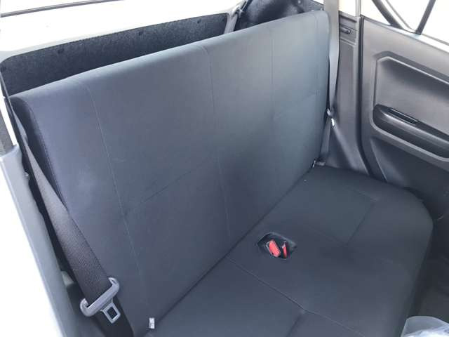 自社鈑金工場・陸運局指定整備工場も完備しております!月100台以上の車を整備しております!ベテランの整備士多数在籍☆彡納車時の点検・整備にもご安心ください!!