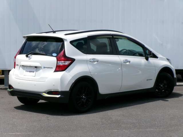 ノート1.2 e-POWER X FOUR シーギア リミテッド 4WD