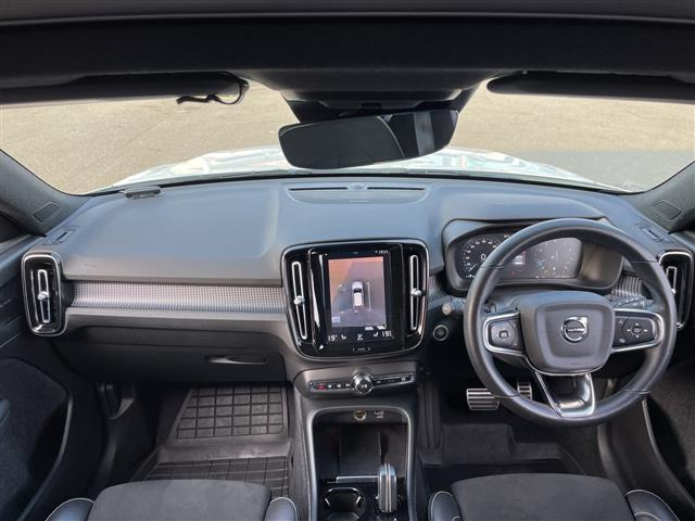 XC40B4 AWD インスクリプション 4WD