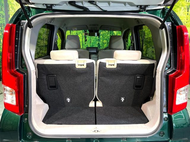 ���i�̂���������ʋ΁A���}���ɏ\���ȉ׎��X�y�[�X���m�ۂ��Ă���܂��B�Z�J���h�V�[�g��|���ƁA�傫�ȉו��̐ύڂ��\�ł���