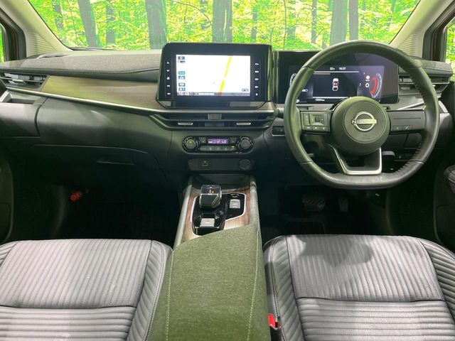 ノートオーラ1.2 G FOUR レザーエディション 4WD