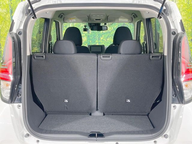 普段のお買い物や通勤、送迎等に十分な荷室スペースを確保しております。セカンドシートを倒すと、大きな荷物の積載も可能です♪