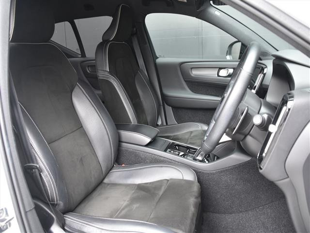 XC40T4 AWD Rデザイン 4WD