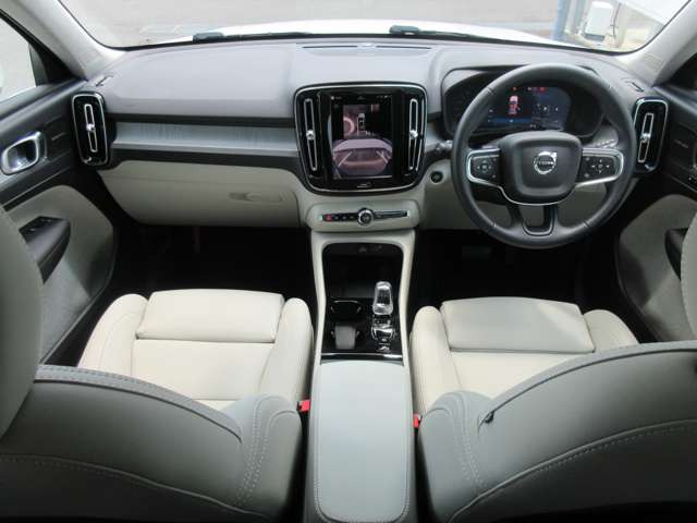 XC40ウルトラ B4 AWD 4WD