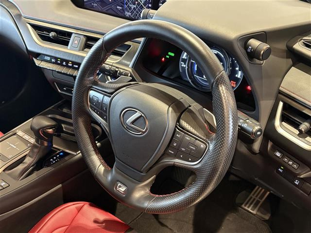 UX250h Fスポーツ 4WD
