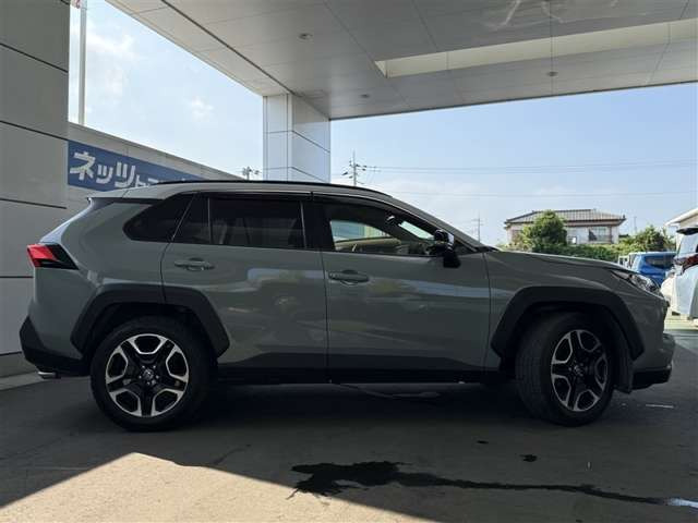 RAV42.0 アドベンチャー 4WD