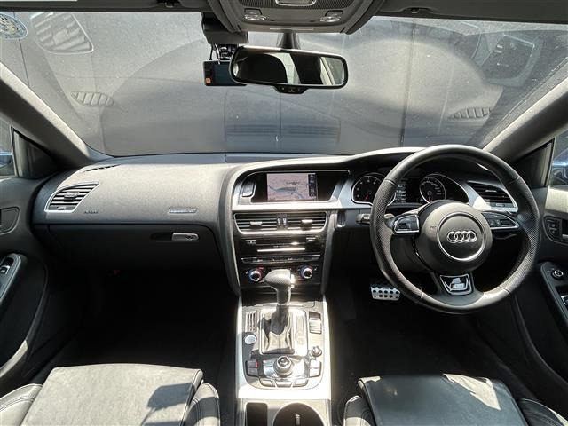 A52.0 TFSI クワトロ Sラインパッケージ 4WD