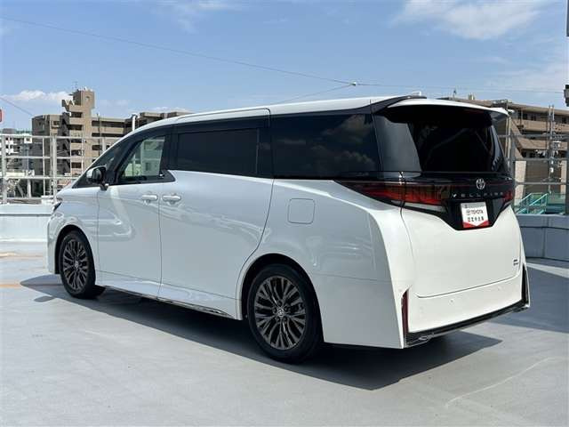 ヴェルファイアハイブリッド 2.5 Z プレミア E-Four 4WD