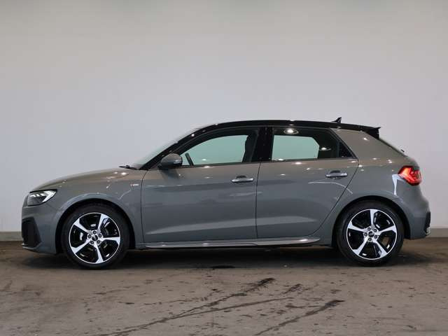 A1スポーツバック25 TFSI Sライン