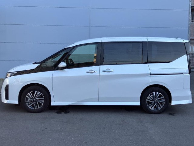 セレナ1.4 e-POWER ハイウェイスターV