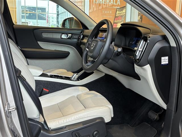 XC40アルティメット B4 AWD 4WD