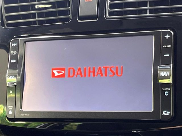 �y�����i�r�z�l�C�̏����i�r�𑕔����Ă���܂��B�i�r�̎g���₷���͂������A�I�[�f�B�I�@�\���[��!�L�����v�◷�s�͂������A�ʋ΂┃�����ȂǕ��i�̃h���C�u���y�����Ȃ�͂���